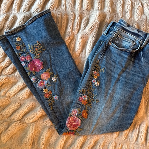 DRIFTWOOD Blue Jeans with Floral Embroidery - Picture 1 of 4